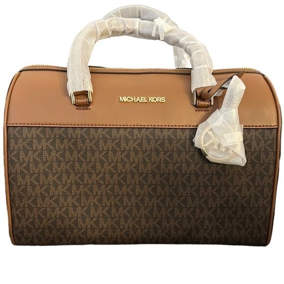 Michael Kors Medium Duffel Travel 
New with the tag - Picture 2 of 7